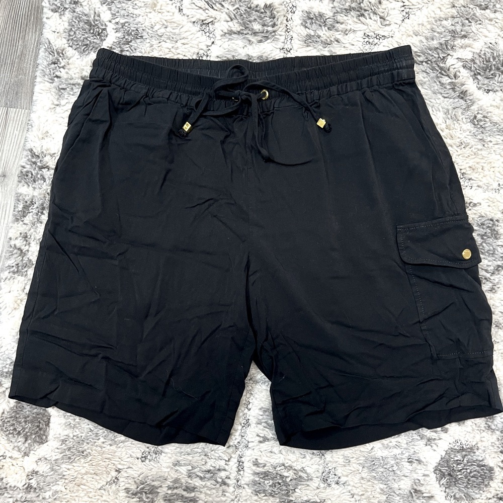 Woman’s Michael kors burmuda shorts
